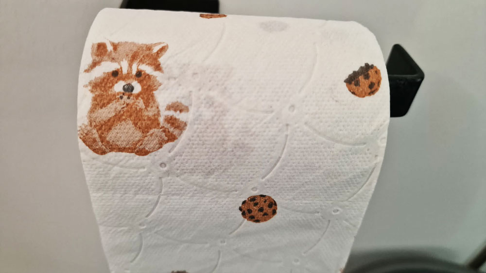 Mehr über den Artikel erfahren Unmöglich! Kackbraune Waschbären auf dem Toilettenpapier.